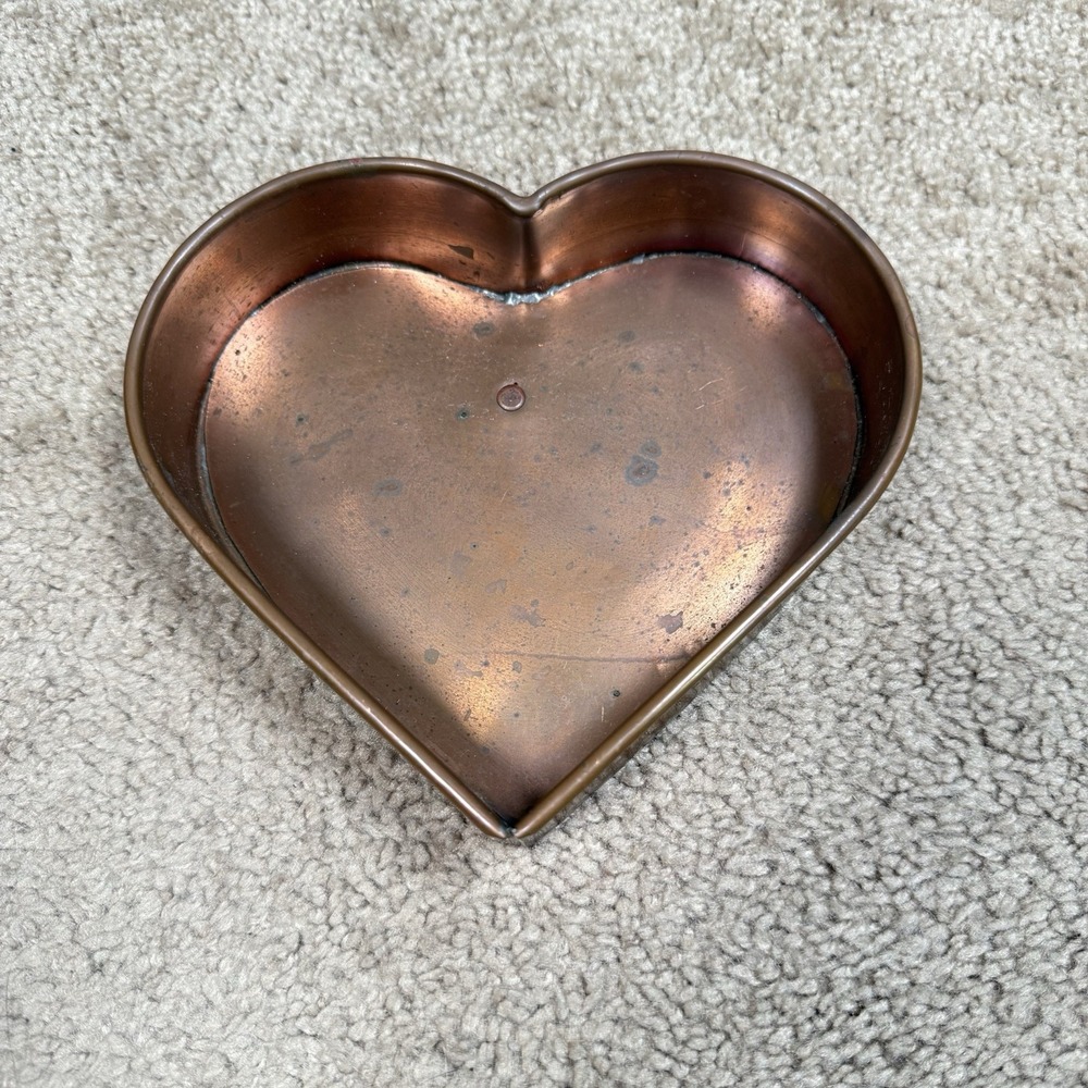 Vtg Copper Heart Shaped Mold/Cake Pan Wall Hanging Kitchen Decor Farmhouse 5"